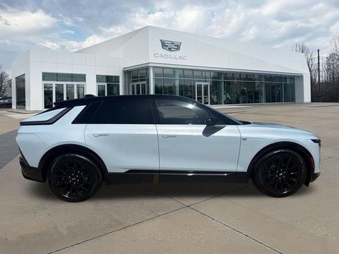 Certified 2026 Cadillac Lyriq Premium Sport AWD/4WD image 2