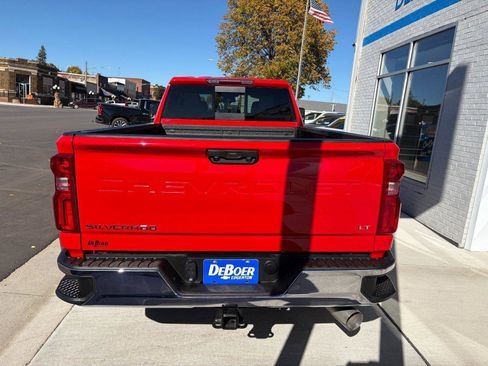 Used 2024 Chevrolet Silverado 3500 LT w/ Convenience Package image 4