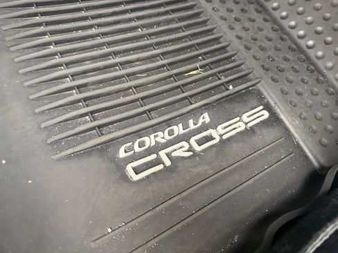 Used 2025 Toyota Corolla Cross L FWD image 15