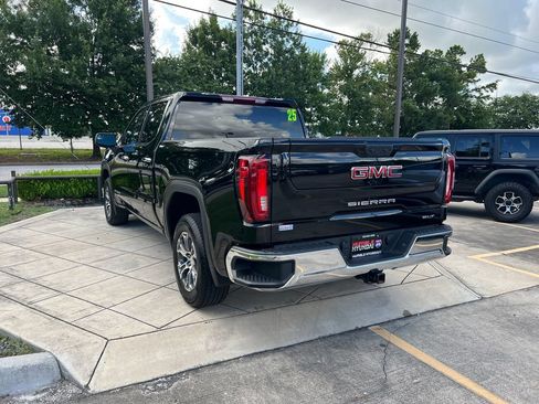 Used 2025 GMC Sierra 1500 SLT RWD image 13