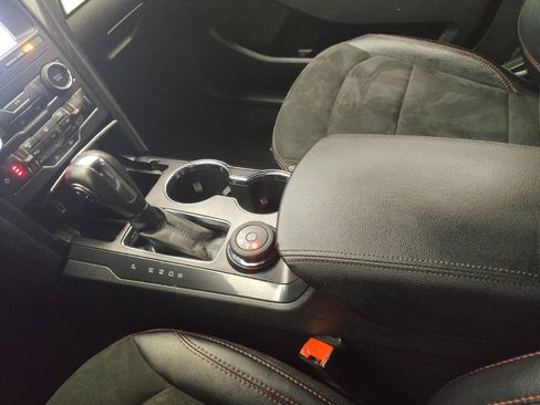 Used 2019 Ford Explorer XLT w/ Equipment Group 202A image 26