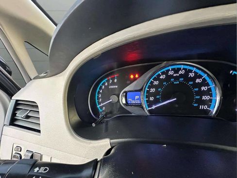 Used 2012 Toyota Sienna Limited image 25