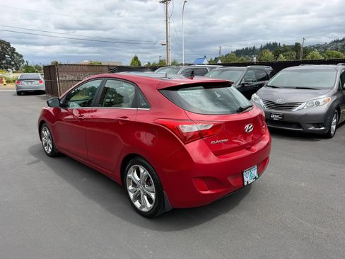 Used 2013 Hyundai Elantra GT w/ Tech Pkg FWD image 6