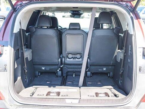 Used 2025 Kia Carnival SX image 25
