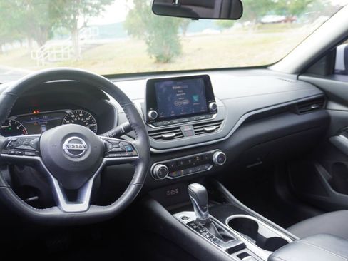 Used 2021 Nissan Altima 2.5 SV w/ SV Premium Package FWD image 20