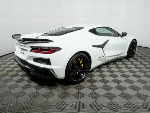 Used 2025 Chevrolet Corvette Z06 image 3