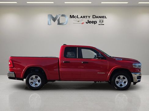 Used 2025 RAM 1500 Big Horn AWD/4WD image 6
