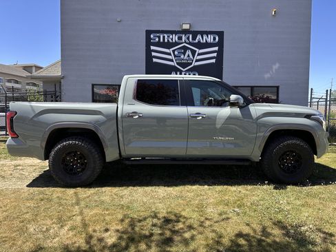 Used 2024 Toyota Tundra Limited AWD/4WD image 5