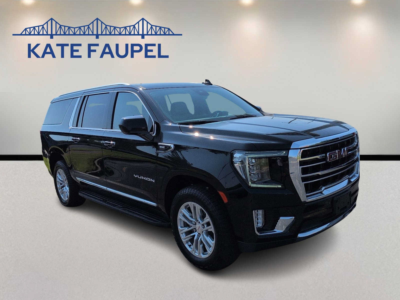 Used 2023 GMC Yukon XL SLT AWD/4WD image 1