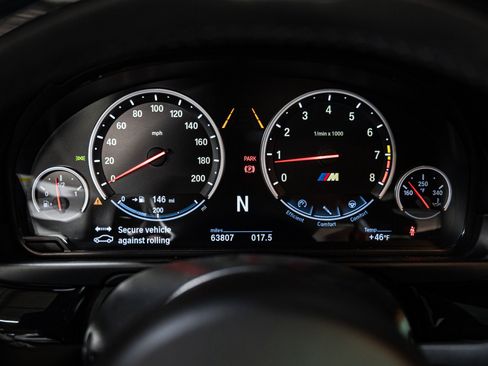 Used 2014 BMW M5 RWD image 26