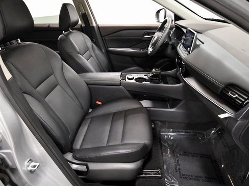 Used 2023 Nissan Rogue SV w/ SV Premium Package image 20