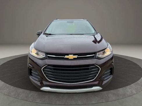 Used 2022 Chevrolet Trax LT w/ Driver Confidence Package AWD/4WD image 2