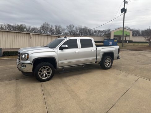 Used 2018 GMC Sierra 1500 SLT image 9