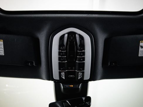Certified 2020 Porsche Macan S AWD/4WD image 20