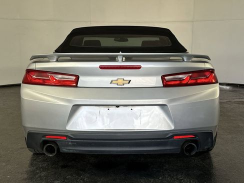 Used 2018 Chevrolet Camaro LT RWD image 7