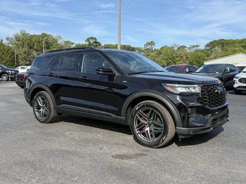 New 2026 Ford Explorer ST-Line RWD image 2
