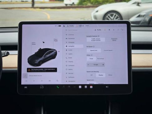 Used 2018 Tesla Model 3 Long Range RWD image 4