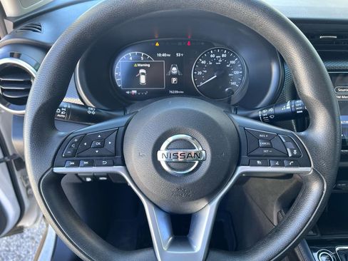 Used 2021 Nissan Kicks SV image 25