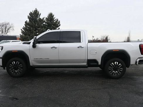 Used 2024 GMC Sierra 3500 Denali Ultimate AWD/4WD image 11