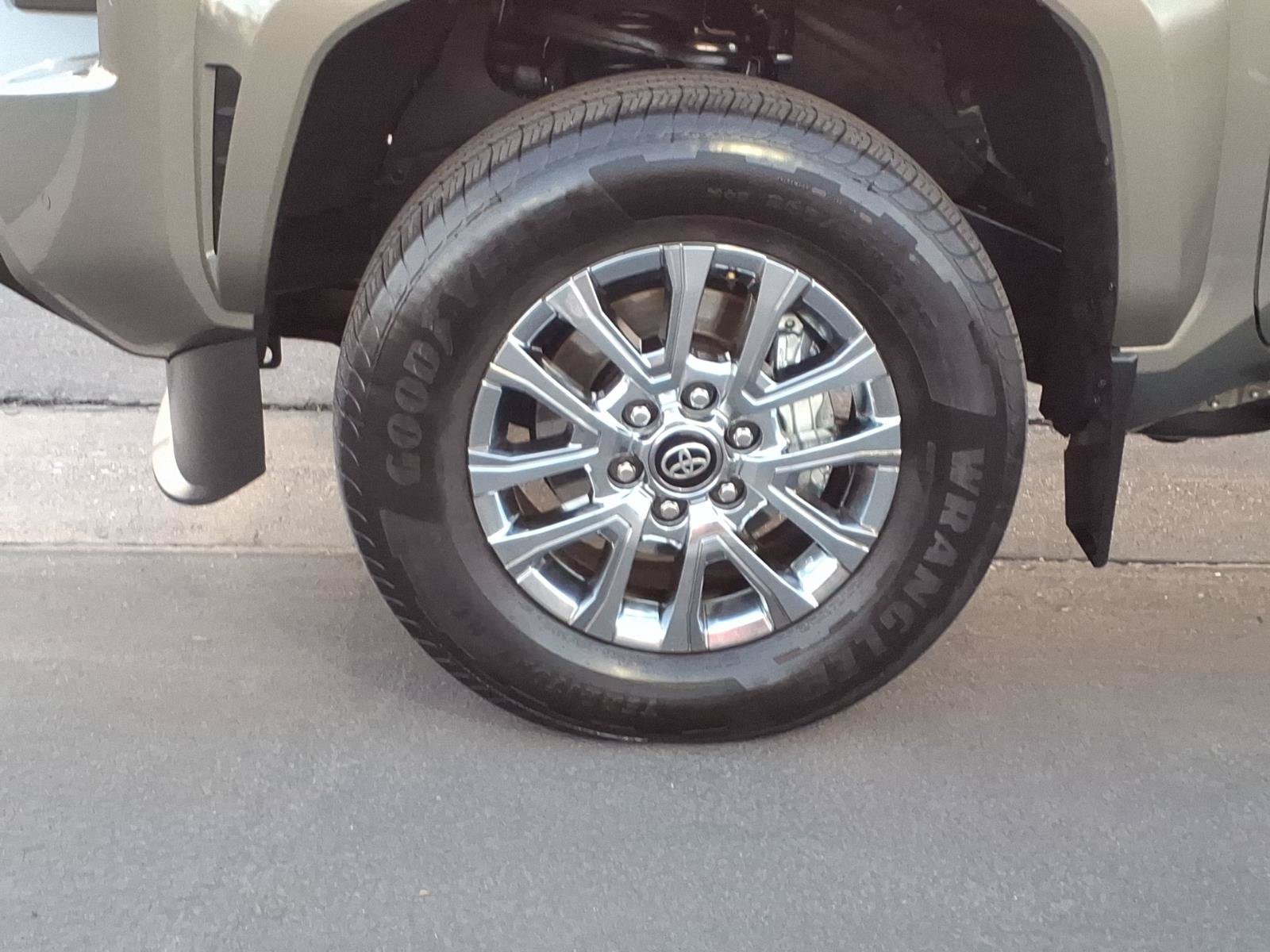 Certified 2025 Toyota Tacoma Limited AWD/4WD image 9