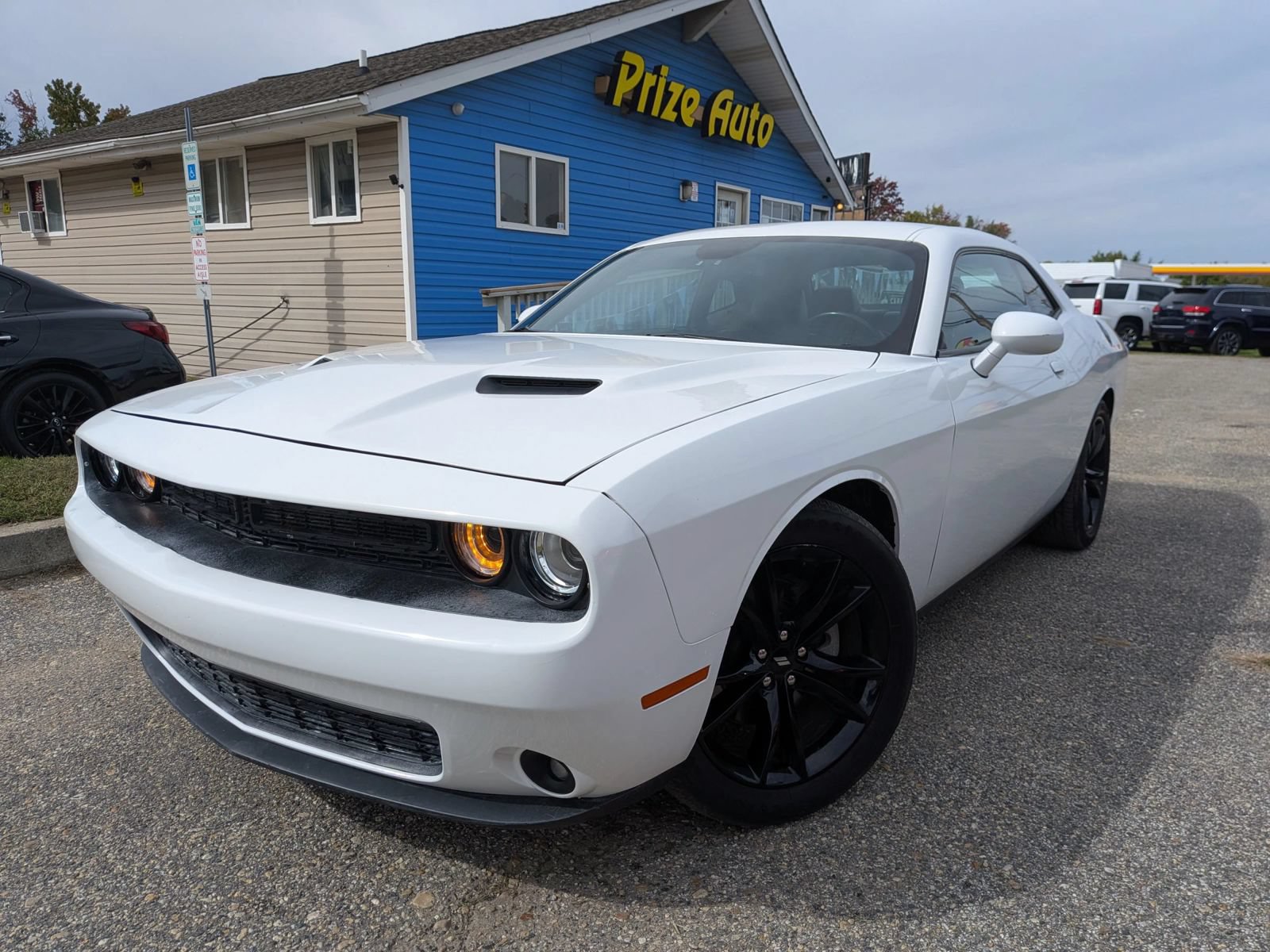 Used 2018 Dodge Challenger SXT Plus RWD image 1