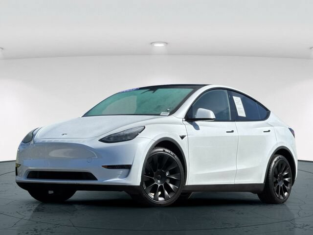 Used 2023 Tesla Model Y AWD image 2