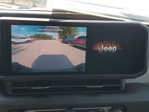 New 2025 Jeep Gladiator Sport image 27