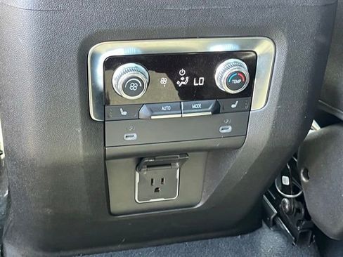 Used 2024 GMC Yukon AT4 w/ AT4 Premium Package AWD/4WD image 26