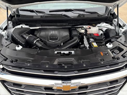 Used 2025 Chevrolet Traverse LT image 26