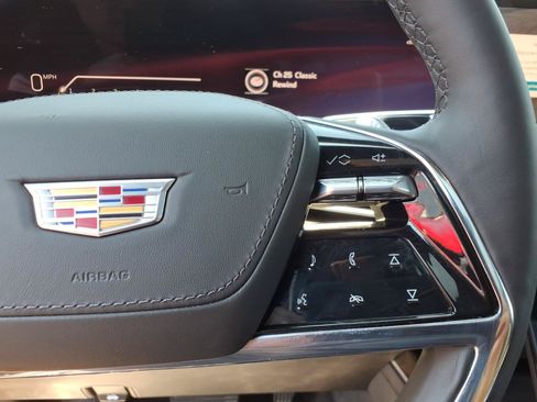 Certified 2026 Cadillac Escalade Platinum Luxury w/ LPO, Floor Liner Package AWD/4WD image 31