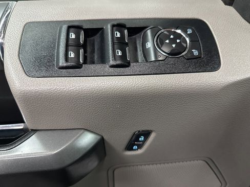 Used 2017 Ford F150 XLT w/ Equipment Group 302A Luxury image 19