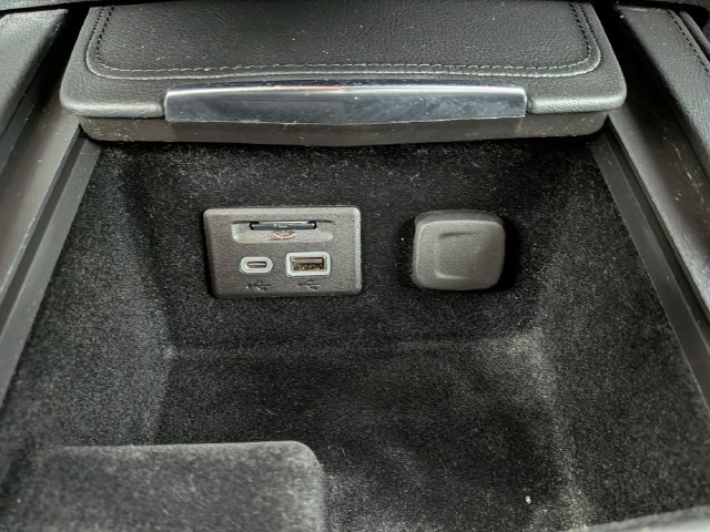 Certified 2023 Cadillac XT4 Premium Luxury w/ Cold Weather Package FWD image 9
