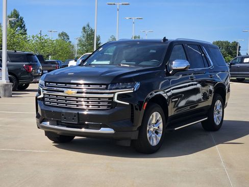 Used 2024 Chevrolet Tahoe Premier AWD/4WD image 3