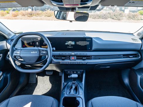 New 2026 Kia K4 LXS FWD image 16