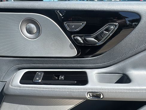 Used 2020 Lincoln Aviator Reserve w/ Equipment Group 202A image 31