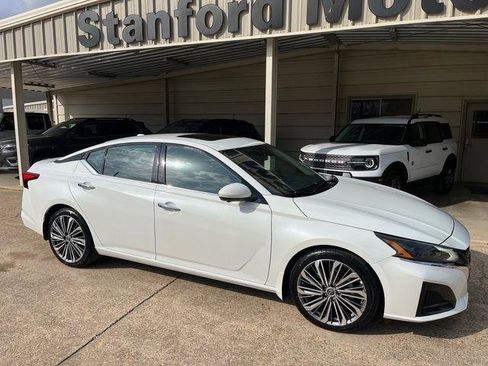 Used 2023 Nissan Altima 2.5 SL FWD image 2