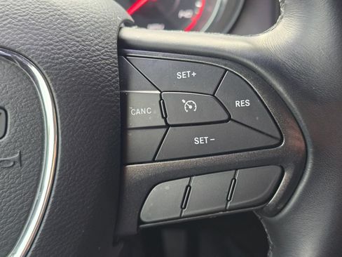 Used 2019 Dodge Charger SXT RWD image 36