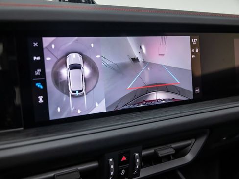 Used 2025 Porsche Cayenne GTS AWD/4WD image 31