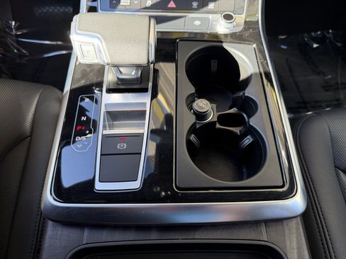 Used 2023 Audi Q7 Premium Plus w/ Premium Plus Package image 29