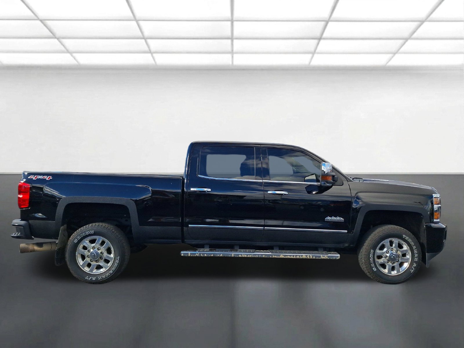 Used 2015 Chevrolet Silverado 3500 High Country AWD/4WD image 2