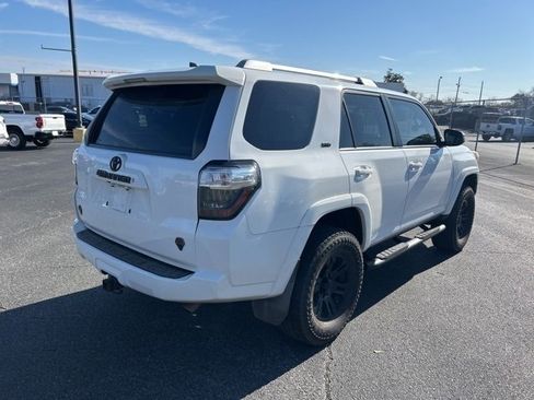 Used 2017 Toyota 4Runner SR5 image 4
