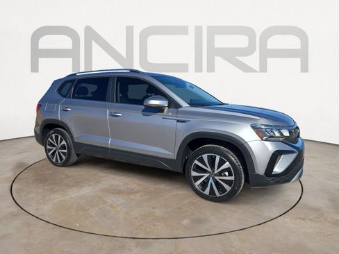 Used 2022 Volkswagen Taos SE image 4