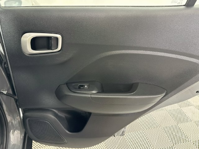 Used 2020 Hyundai Venue SE FWD image 24