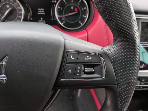 Used 2023 Maserati Levante GT AWD/4WD image 25