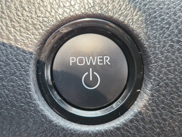 Used 2025 Toyota Camry SE w/ Convenience Package FWD image 19
