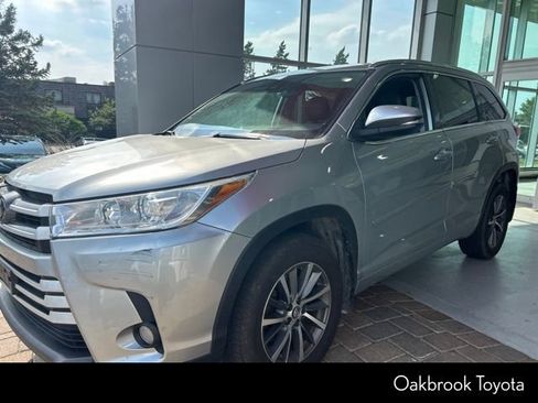 Used 2018 Toyota Highlander XLE AWD/4WD image 10