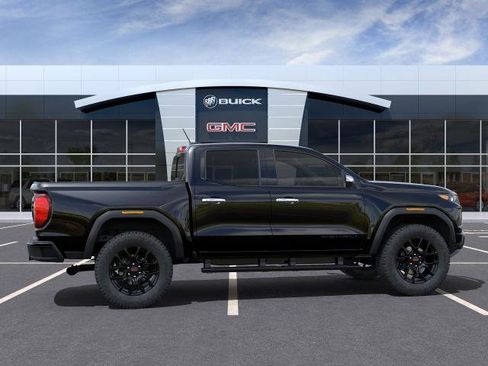 New 2025 GMC Canyon Denali w/ LPO, Denali Black Edition image 5
