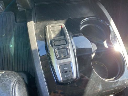 Used 2016 Honda Pilot Elite image 23