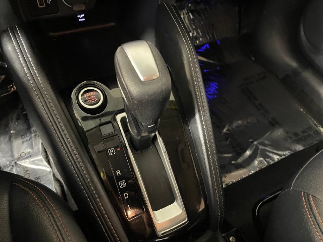 Used 2019 Nissan Kicks SR w/ SR Premium Package FWD image 10