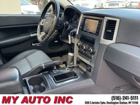Used 2010 Jeep Grand Cherokee Laredo image 28